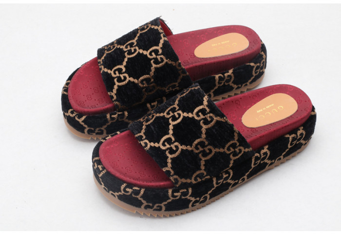 Gucc* Sandal82