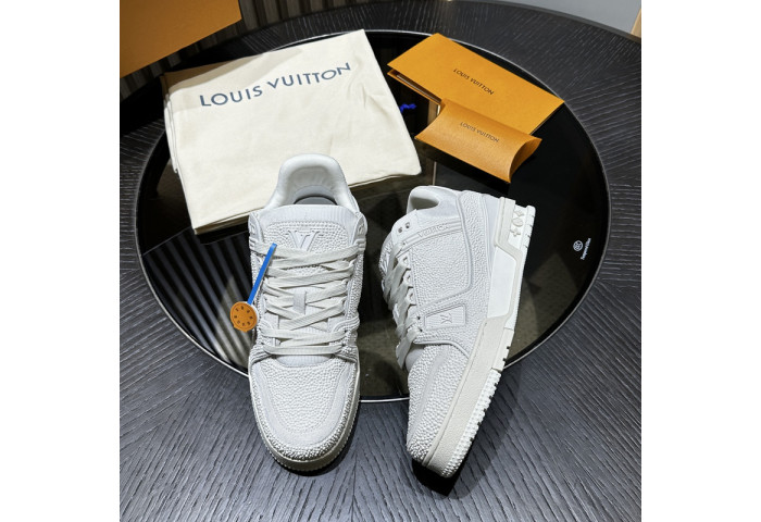 LV snekaers 150