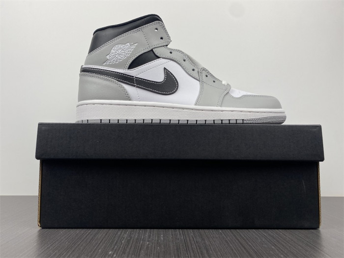 air jordan 1 mid “light smoke grey” 554724-078