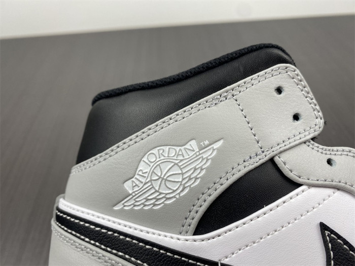 air jordan 1 mid “light smoke grey” 554724-078
