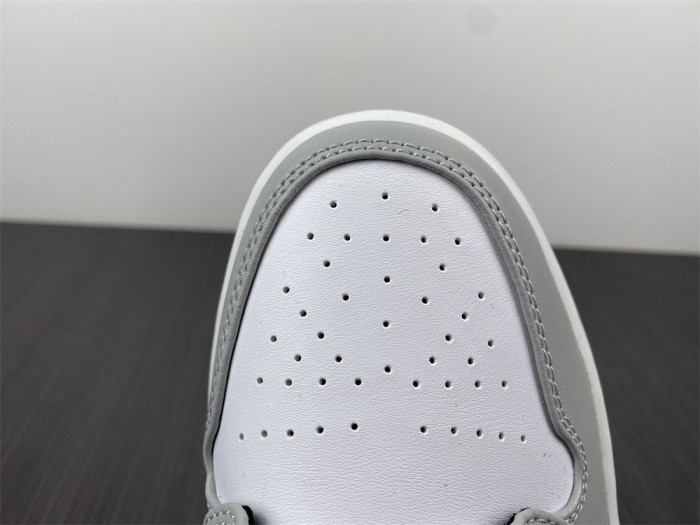 air jordan 1 mid “light smoke grey” 554724-078