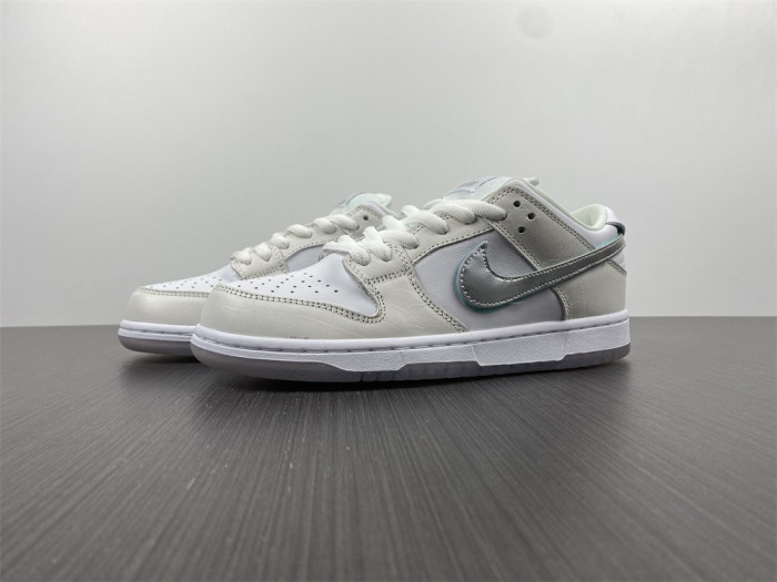 Di*m*nd s*pply co. x dunk low pro sb ''white Di*m*nd'' bv1310-100