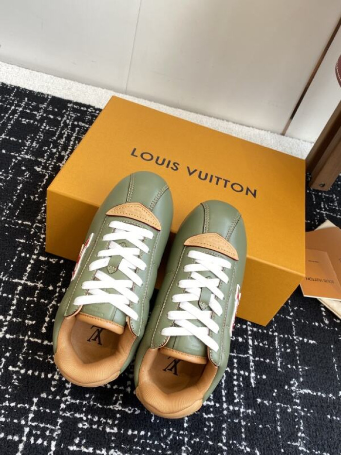 LV snekaers 215