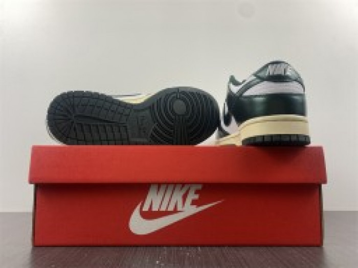 nike dunk low vintage green (w)-dq8580-100