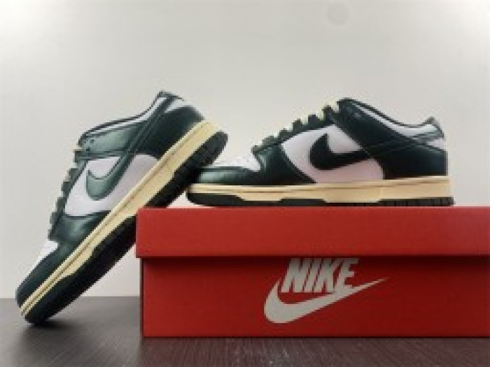 nike dunk low vintage green (w)-dq8580-100