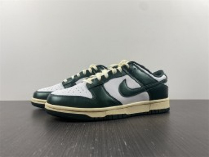 nike dunk low vintage green (w)-dq8580-100