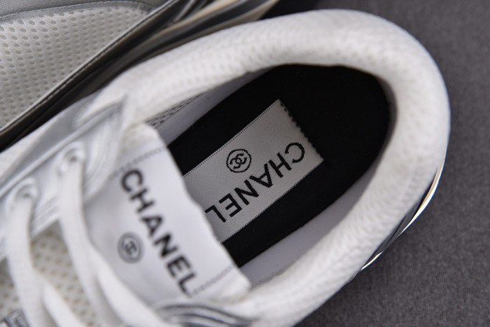 chane* snekaers c000009