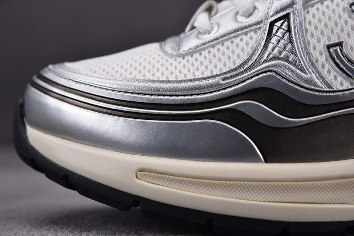 chane* snekaers c000009