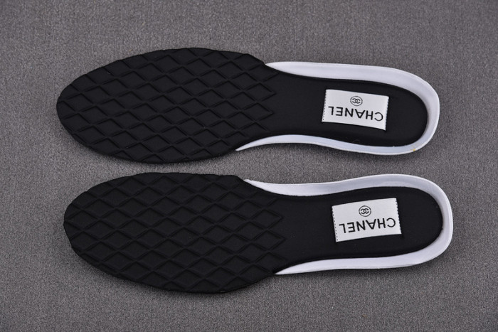 chane* snekaers c000009