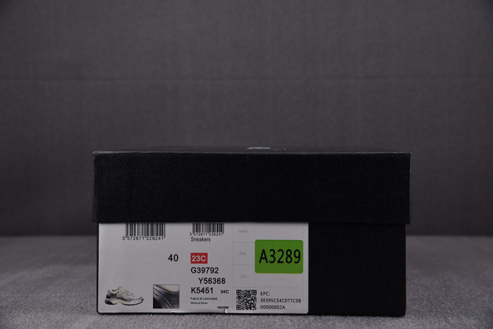 chane* snekaers c000009