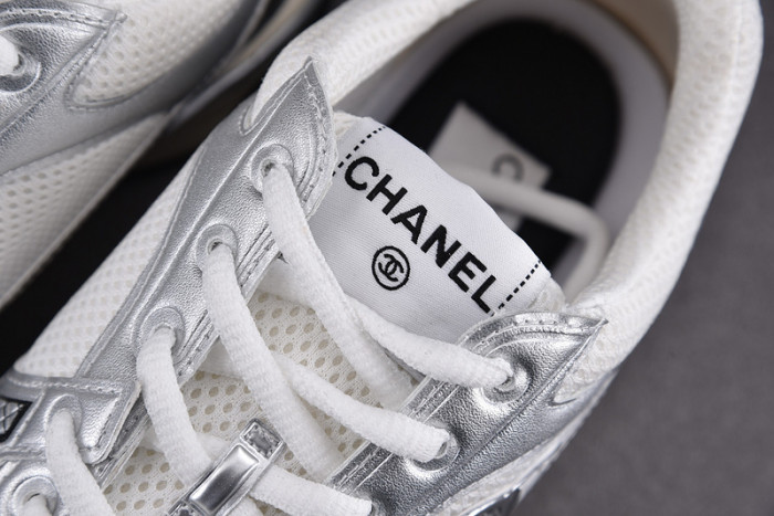 chane* snekaers c000009