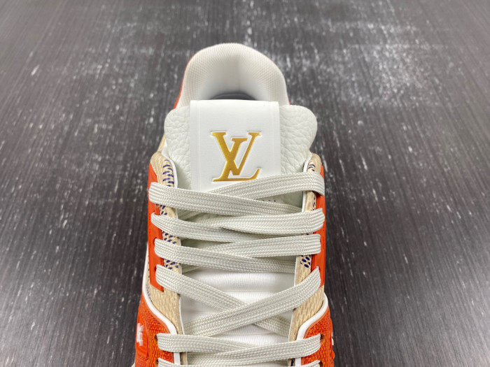 lv snekaers 83