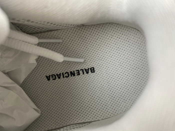 Ba*len*cia*ga track-0106