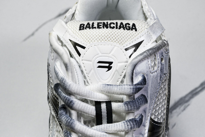 BALENCIAGA 44