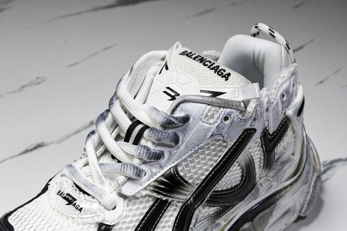 BALENCIAGA 44