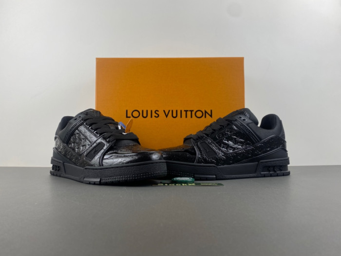 LV snekaers 209