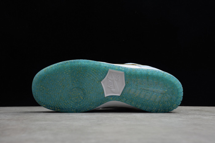 sean cliver nike sb dunk low dc9936-100