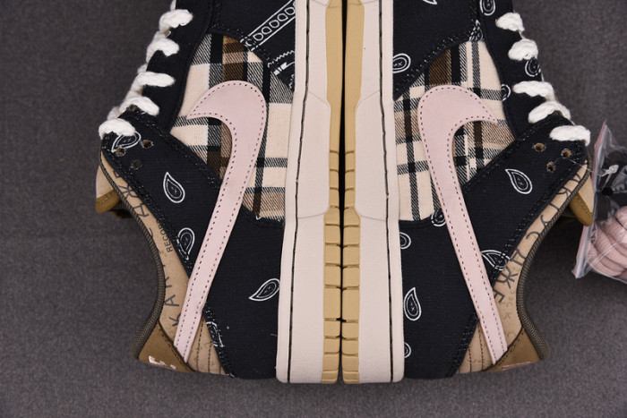 travis scott x nike sb dunk low ct5053-001