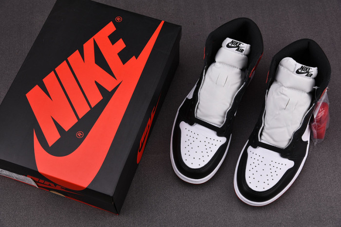 air jordan 1 high og “black toe” white/ black-varsity red 555088-125