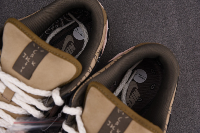 travis scott x nike sb dunk low ct5053-001