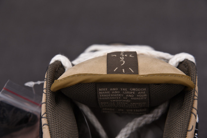 travis scott x nike sb dunk low ct5053-001