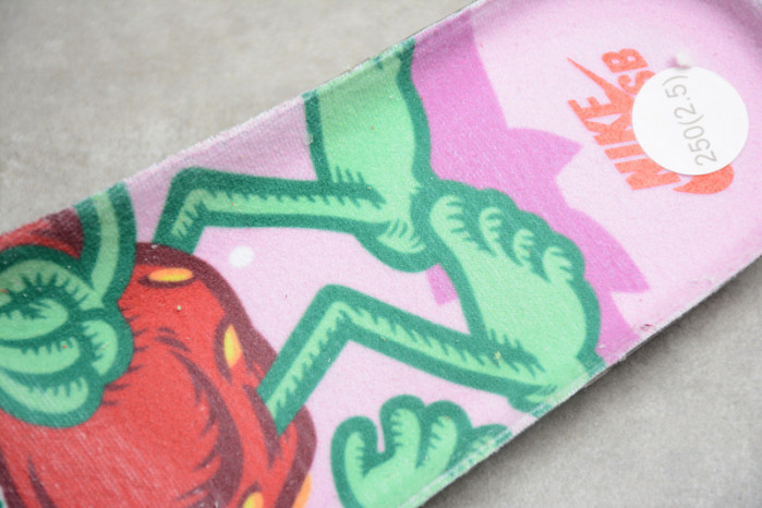 nike dunk low sb "strawberry cough" cw7093-601