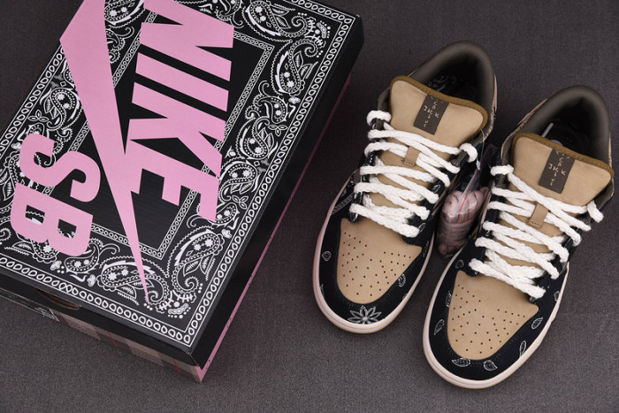 travis scott x nike sb dunk low ct5053-001