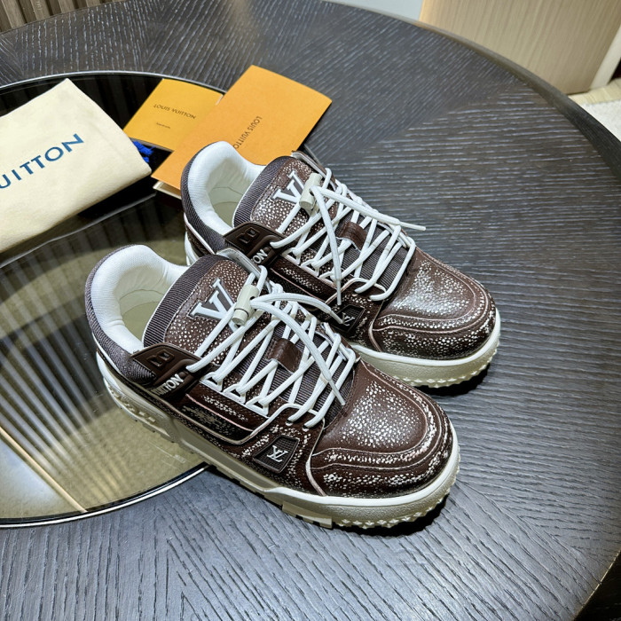 LV snekaers 267
