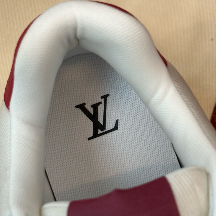 LV snekaers 139