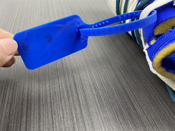 o-w x dunk low “16 of 50” dj0950-111