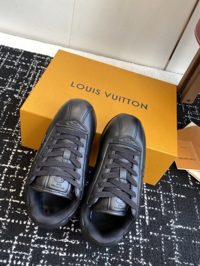 LV snekaers 216