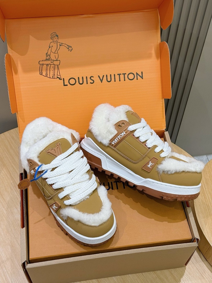 LV snekaers 256