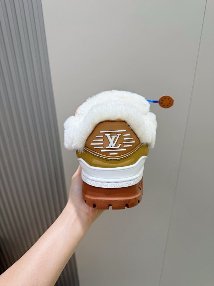 LV snekaers 256