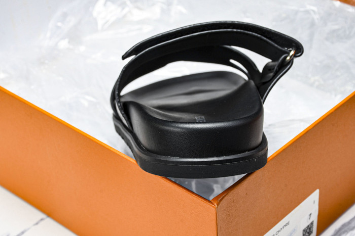 H**me5 Sandal 50
