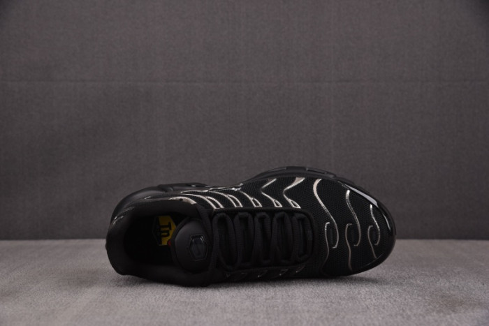 NK Air Max Plus SE Black Chrome-HJ9743-001