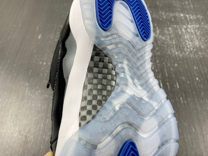 air jordan 11 “space jam-fv5104-004