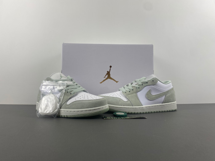 air jordan 1 low “light green”-fn5214-131
