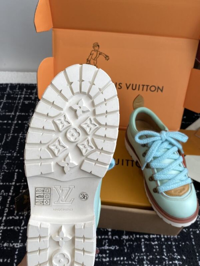 LV snekaers 226