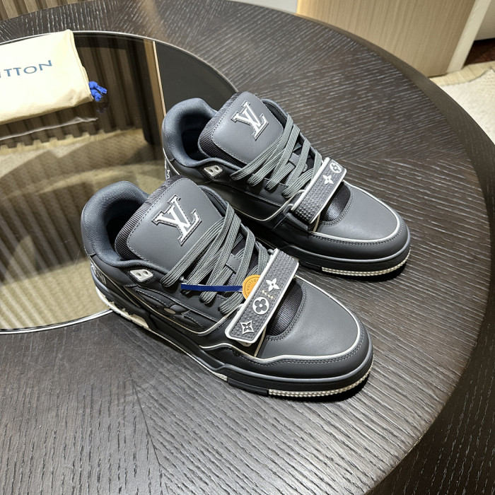 LV snekaers 262
