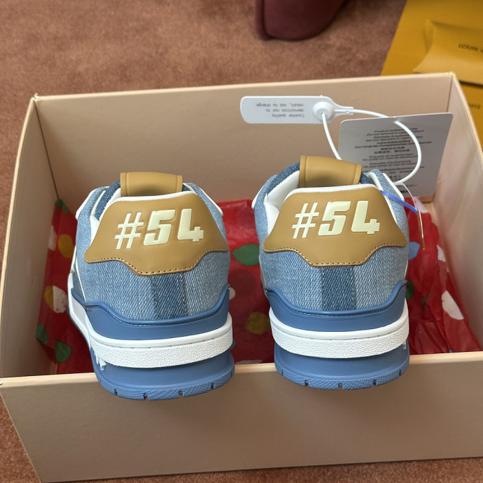 LV snekaers 272