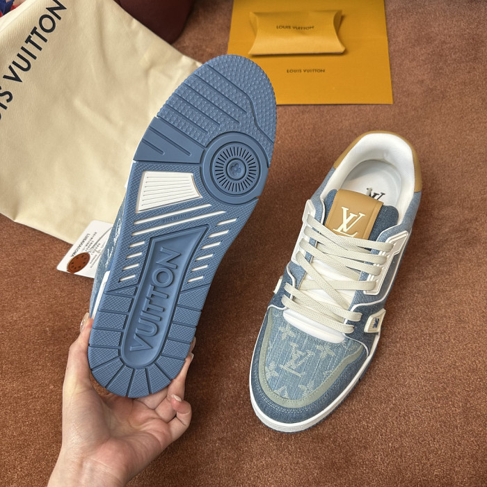 LV snekaers 272