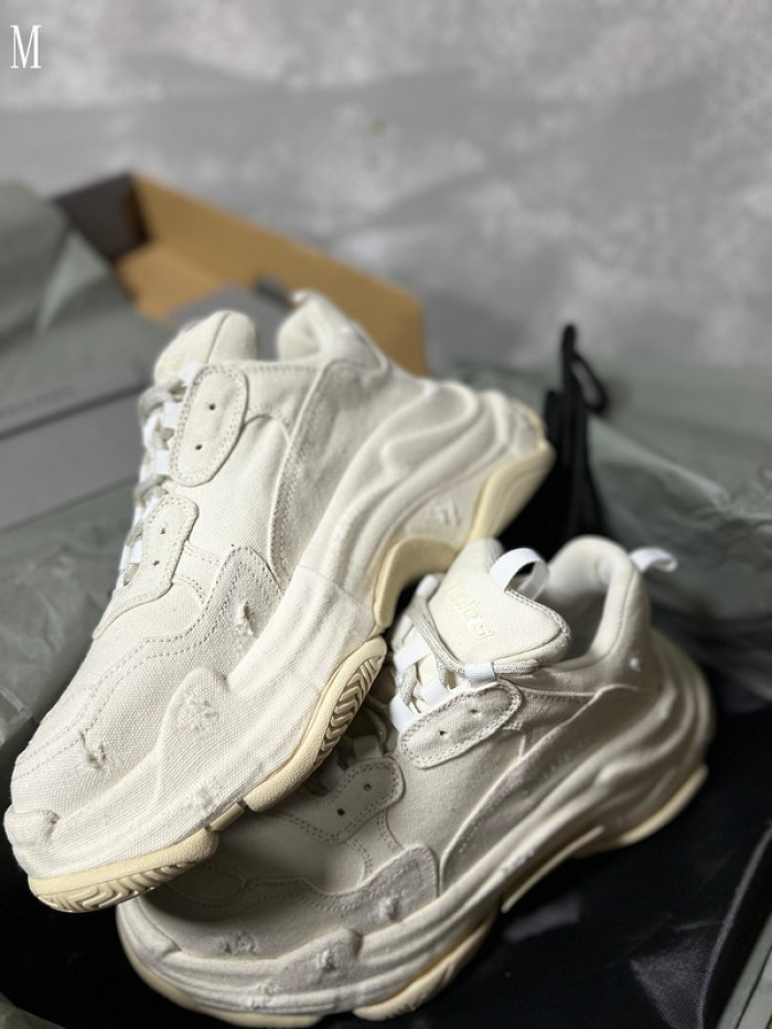 BALENCIAGA TRIPLES 16