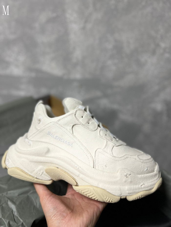 BALENCIAGA TRIPLES 16