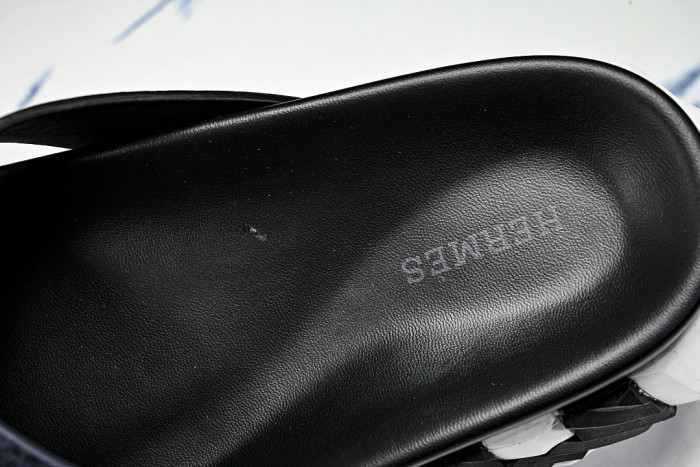 H**me5 Sandal 40
