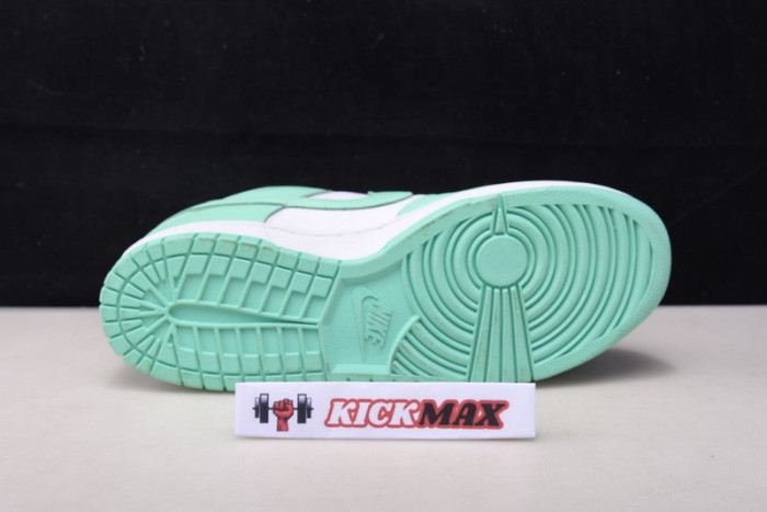 nike dunk low green glow dd1503-105