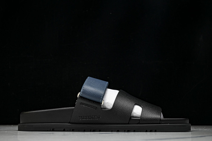 H**me5 Sandal 44