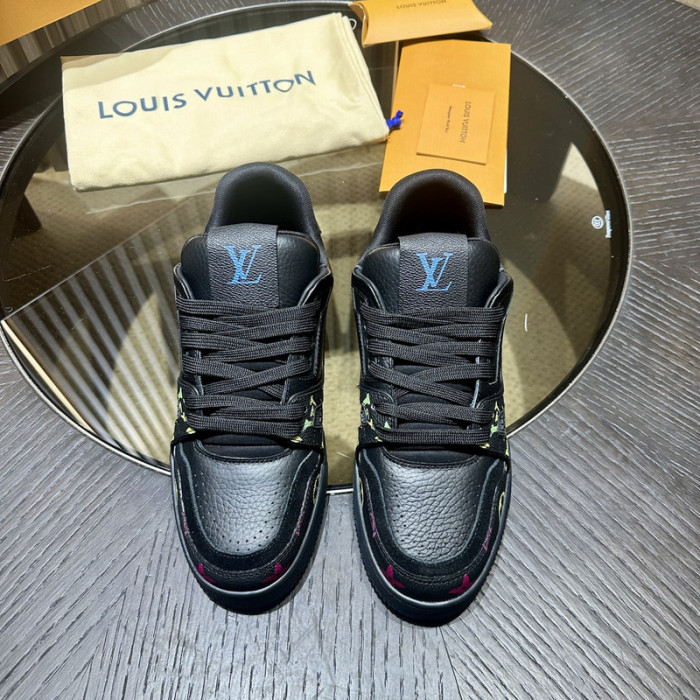 LV snekaers 126