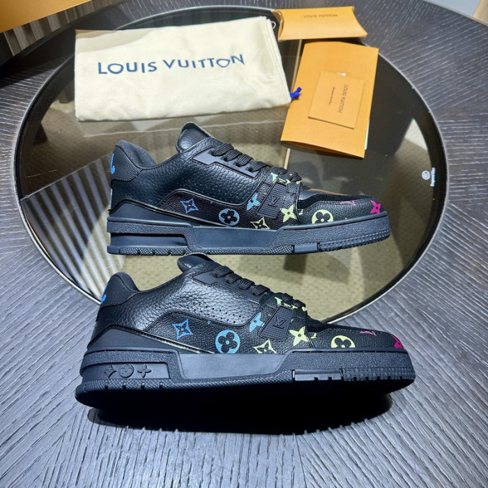 LV snekaers 126