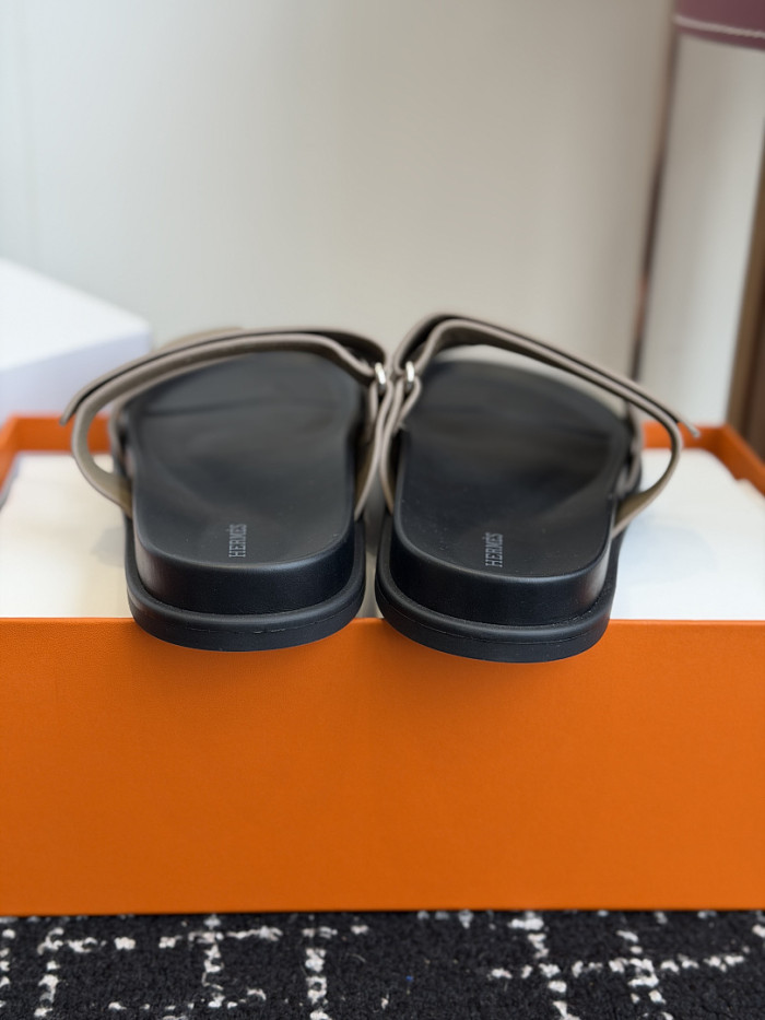H**me5 Sandal 67