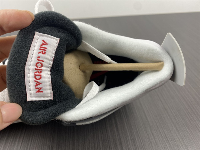 air jordan 4 og “white cement” 840606-192